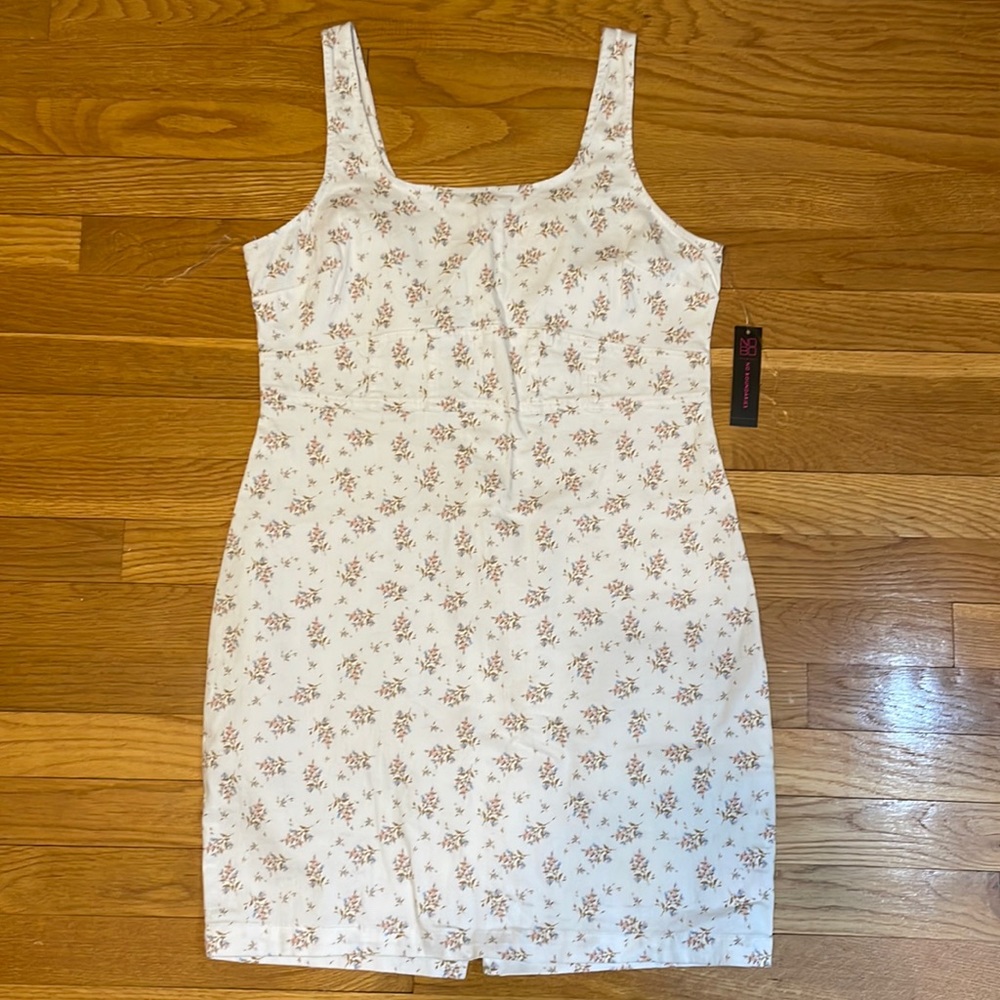 No Boundaries NWT Juniors Large (11-13) White w Floral Pattern Sleeveless